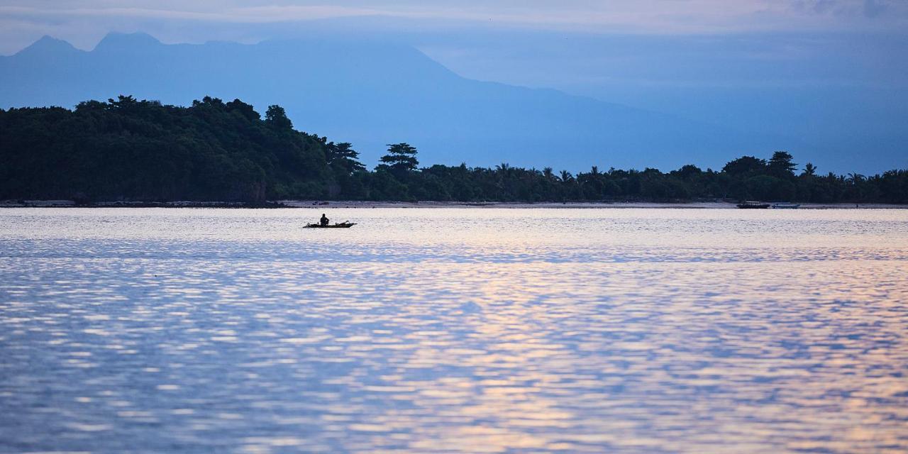 Pearl Beach Resort Гили-Асахан Экстерьер фото